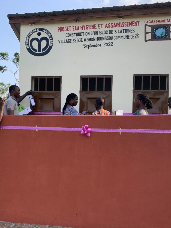 ONG CASA GRANDE BENIN - Bloc de 3 latrines dans le village de Agbonnounsou